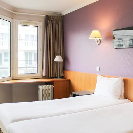 Apartment With Balcony In Les Moulineaux *