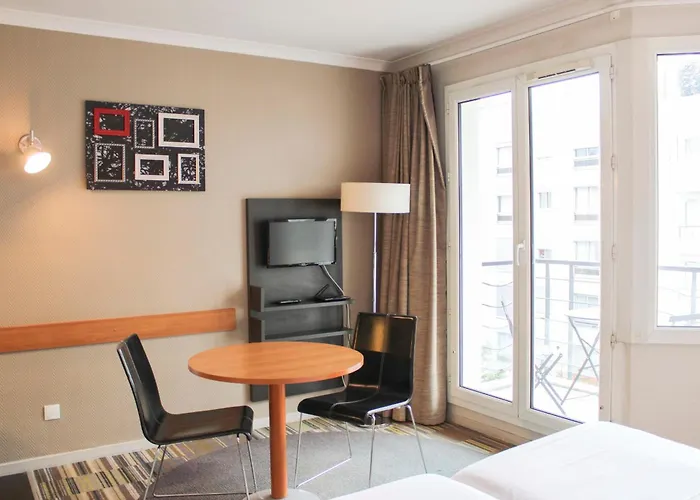 Bright With Parking And Balcony Appartamento Issy-les-Moulineaux