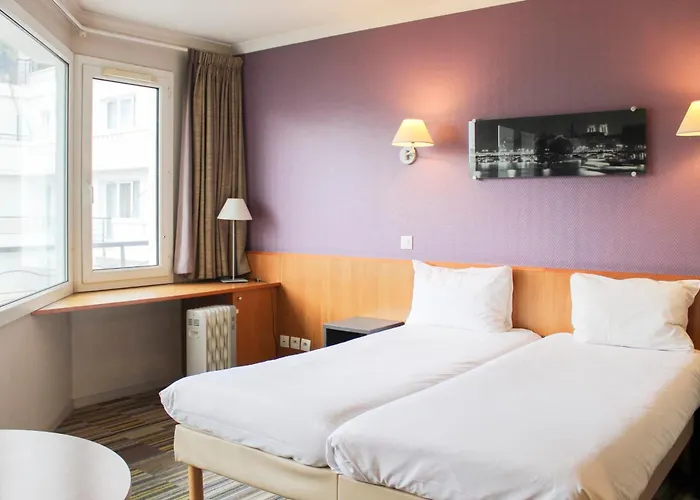 شقة Bright With Parking And Balcony *