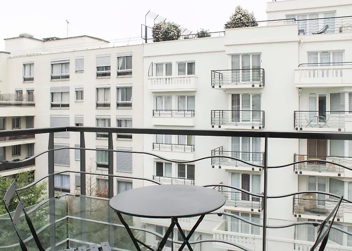 Bright With Parking And Balcony Appartamento *
